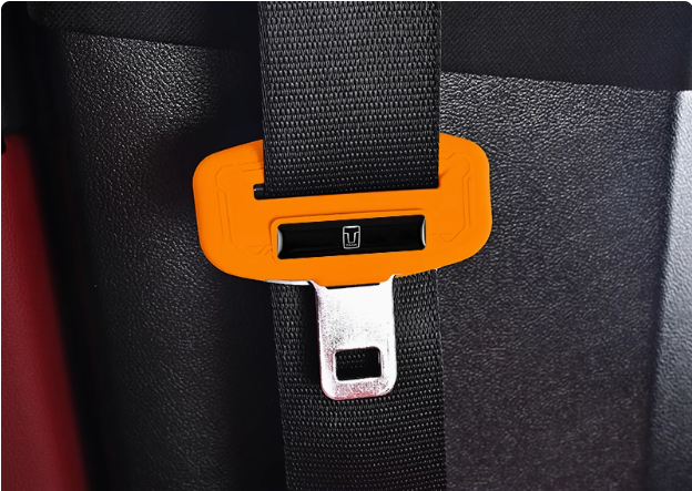 Védőhuzat az autó biztonsági övének csatjához🎉2 db🎉