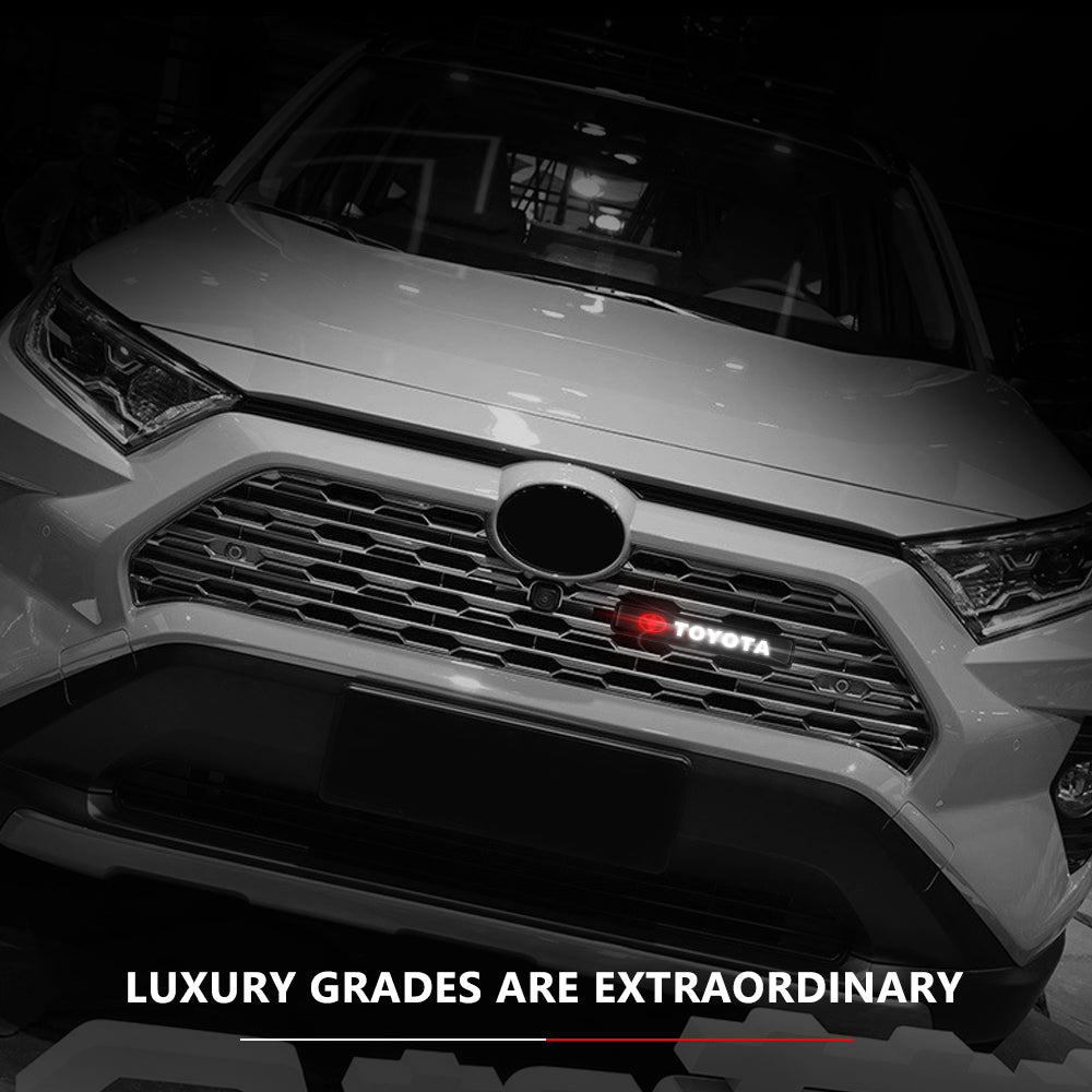 Forró akció ✨50% kedvezmény ✨Stílusos, hangulatos LED lámpa logóval az autó középső hűtőrácsára