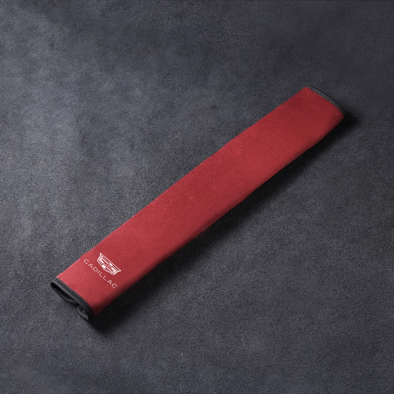 Selyemleather biztonsági övhuzat - nyakvédelemmel és logós opcióval