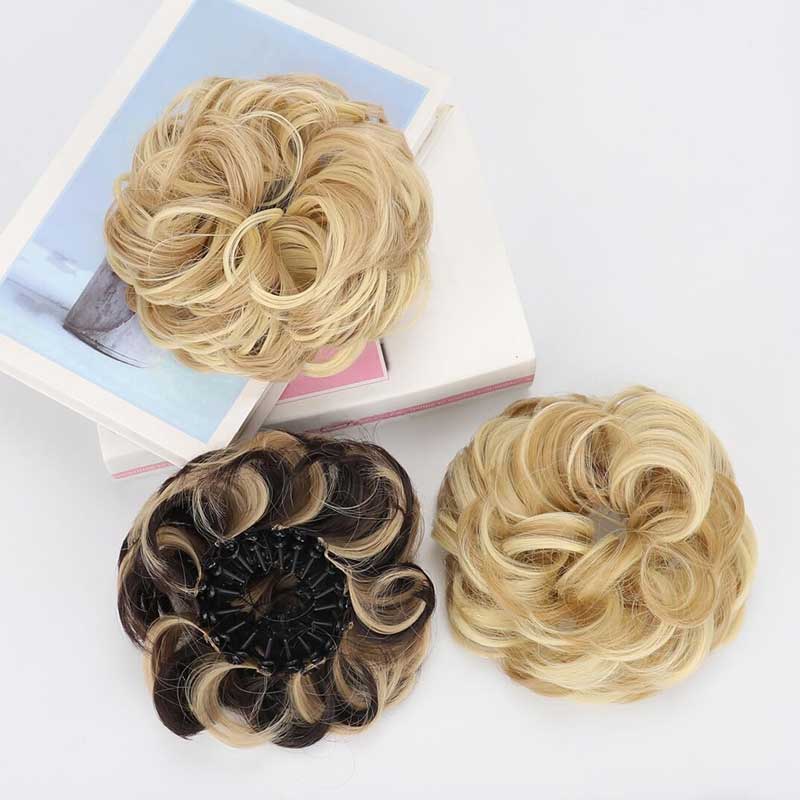 💁‍♀️ Egy nagyméretű szintetikus konty állítható csattal